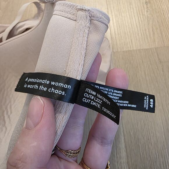 Torrid Cream 360 Back Smoothing Lightly Lined Front Close T-Shirt Bra Size 46B - Picture 6 of 8